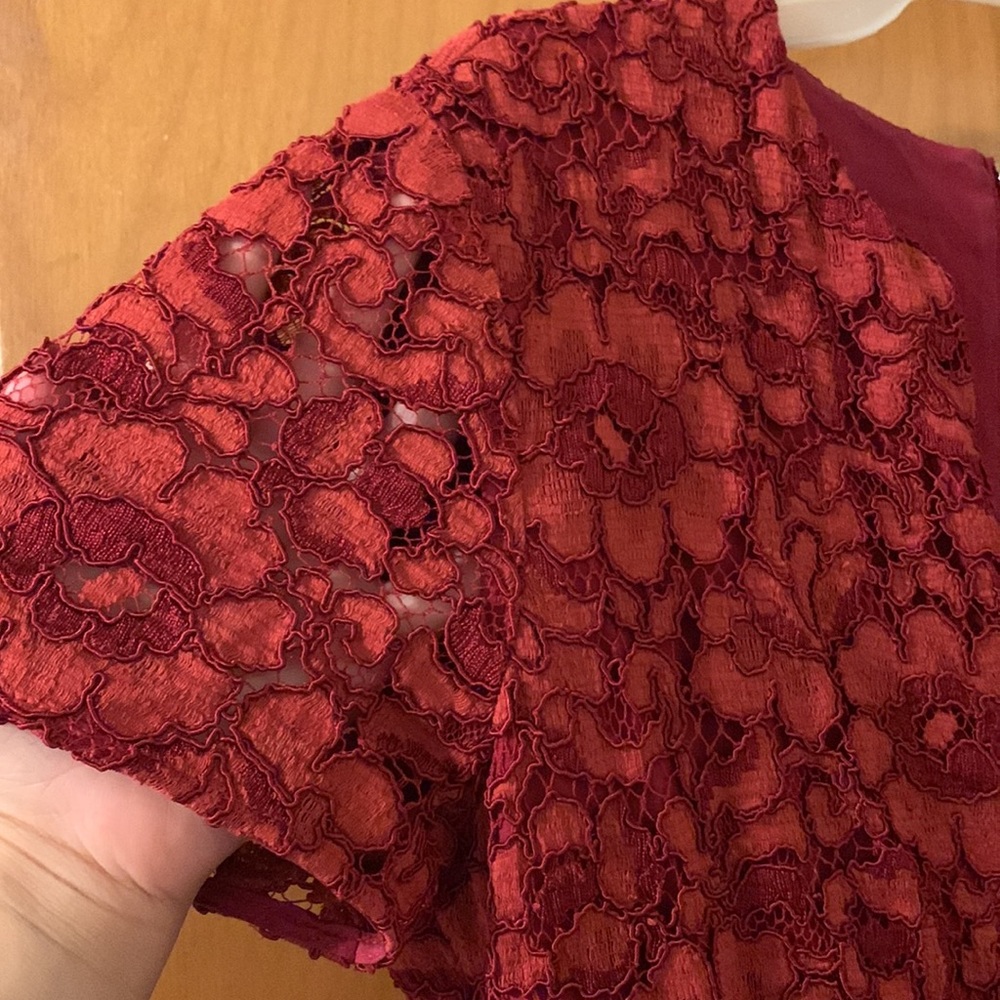 Burberry Red Floral Lace Short Sleeve Wedding Dress - Picture 7 of 10
